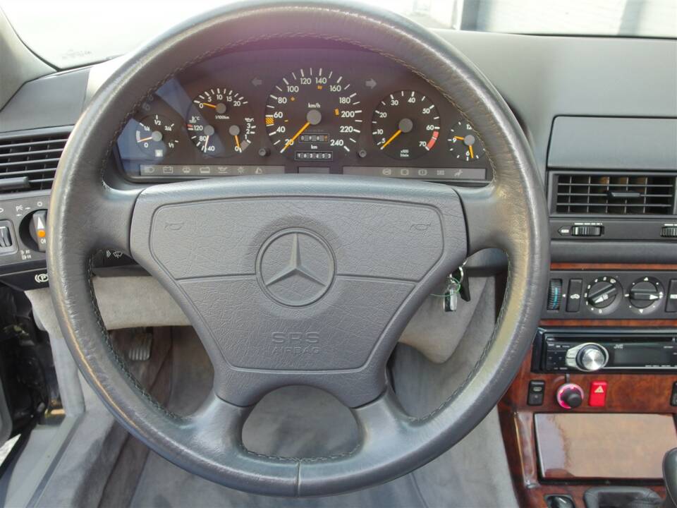 Image 51/96 of Mercedes-Benz 300 SL (1992)