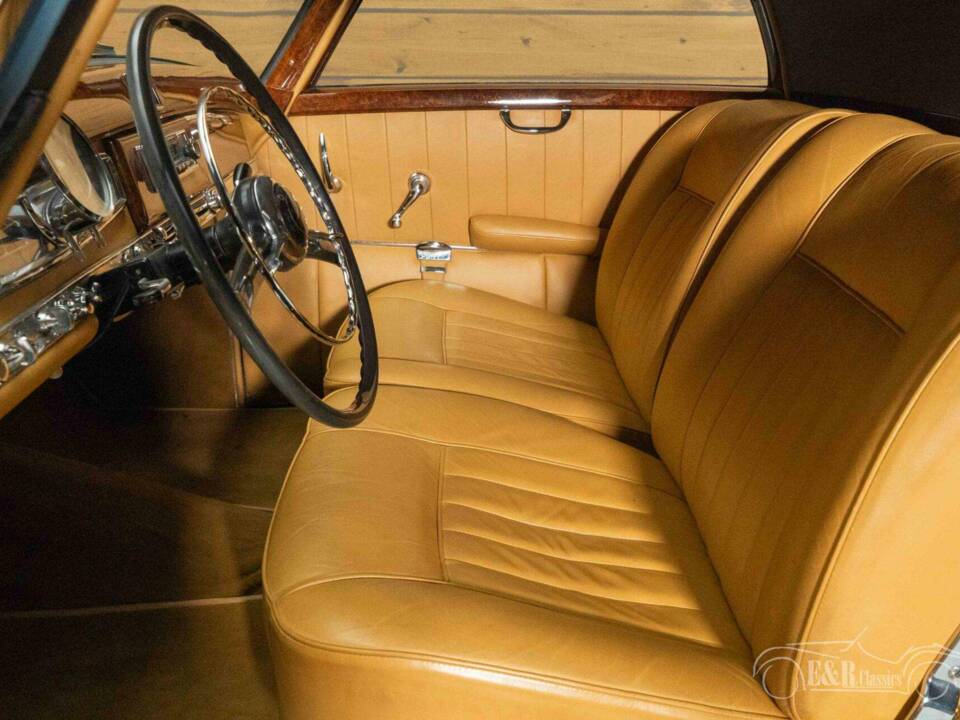 Image 11/31 of Mercedes-Benz 300 S (1953)