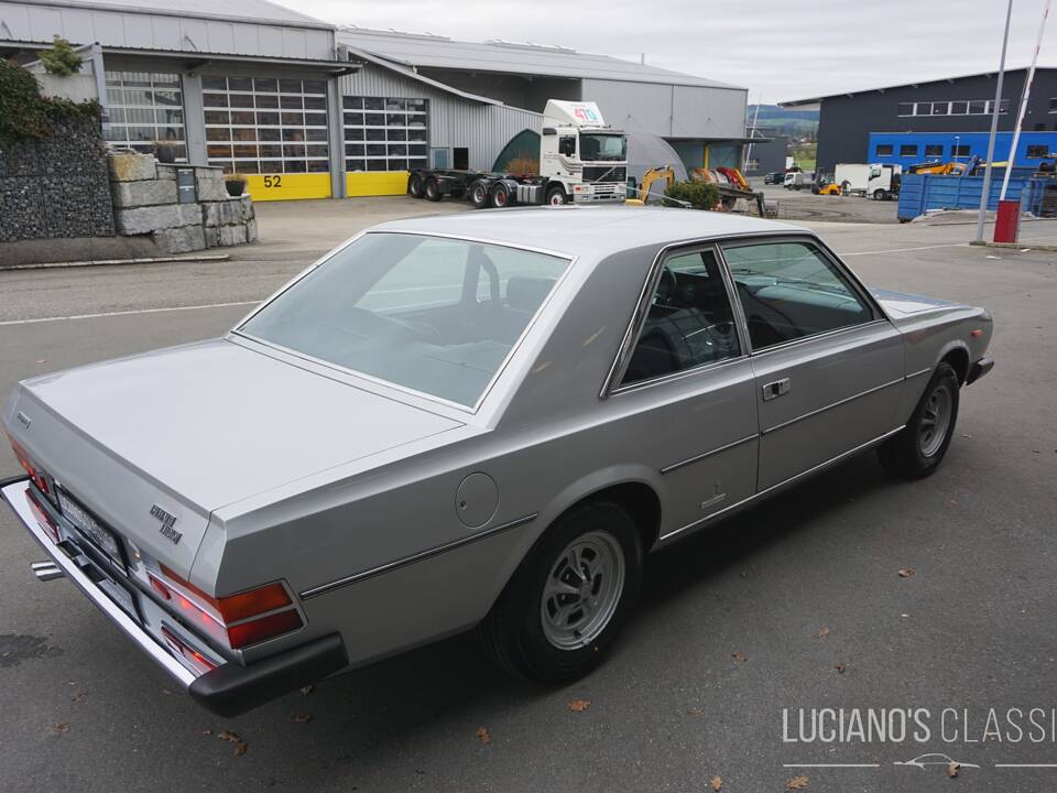 Image 8/66 of FIAT 130 Coupé (1972)