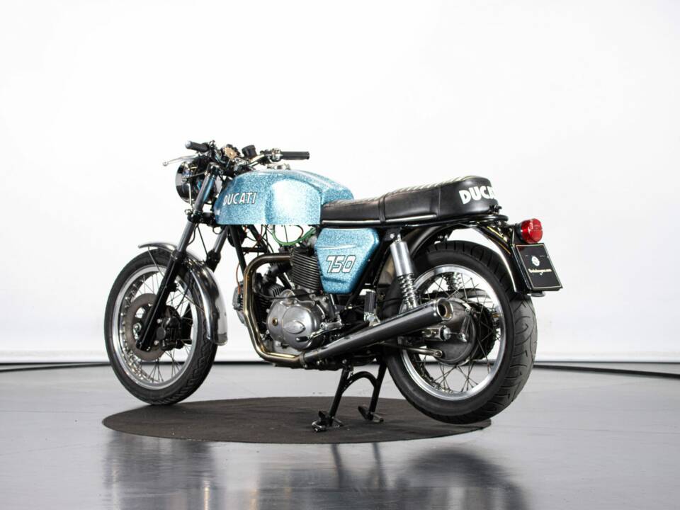 Image 2/50 of Ducati 750 GT (1972)