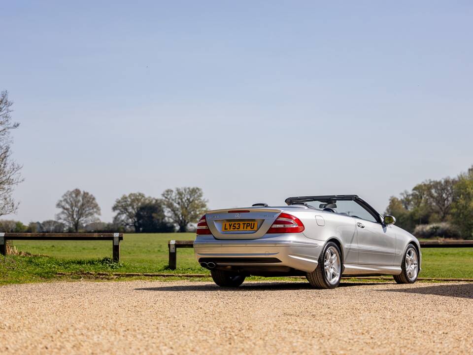 Image 12/50 of Mercedes-Benz CLK 55 AMG (2003)