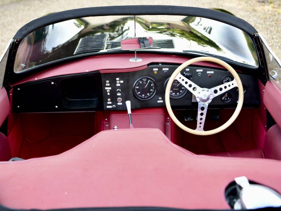 Afbeelding 24/50 van Jaguar XK-SS (1967)