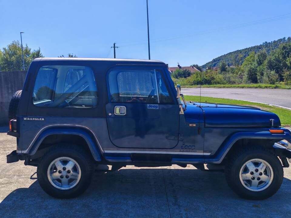 Afbeelding 4/33 van Jeep Wrangler 2.5L (1990)