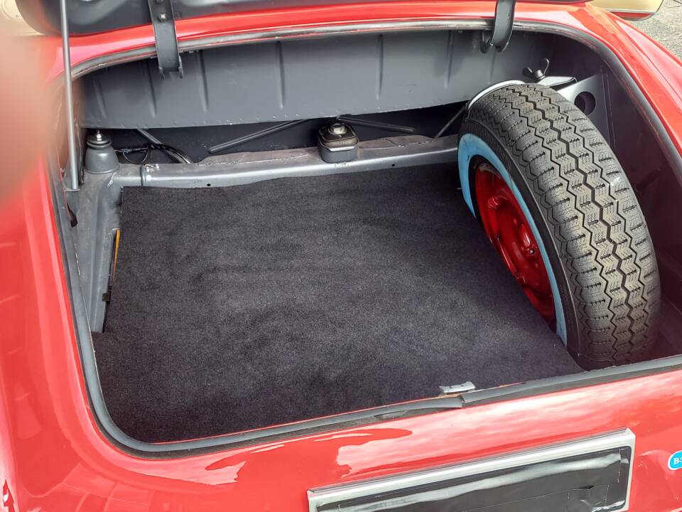 Image 14/34 of Mercedes-Benz 190 SL (1959)