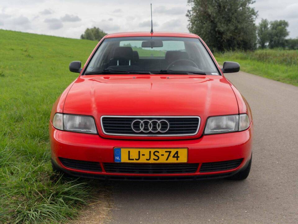 Image 2/40 de Audi A4 1.6 (1995)
