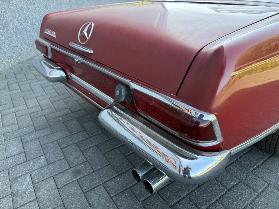 Image 34/50 of Mercedes-Benz 230 SL (1966)