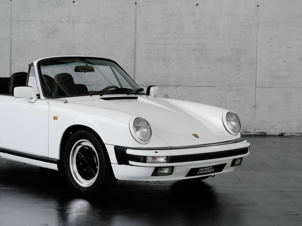 Image 39/46 de Porsche 911 Carrera 3.2 (1984)
