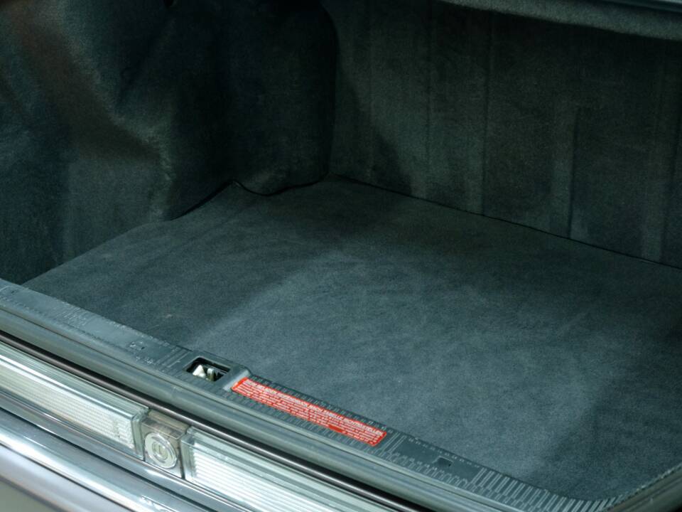 Bild 15/50 von Mercedes-Benz 400 SE (1991)