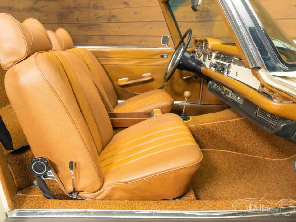 Image 8/19 de Mercedes-Benz 280 SL (1970)
