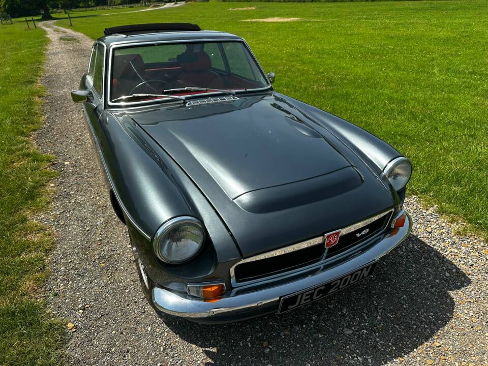 Image 9/38 of MG MGB GT V8 (1974)