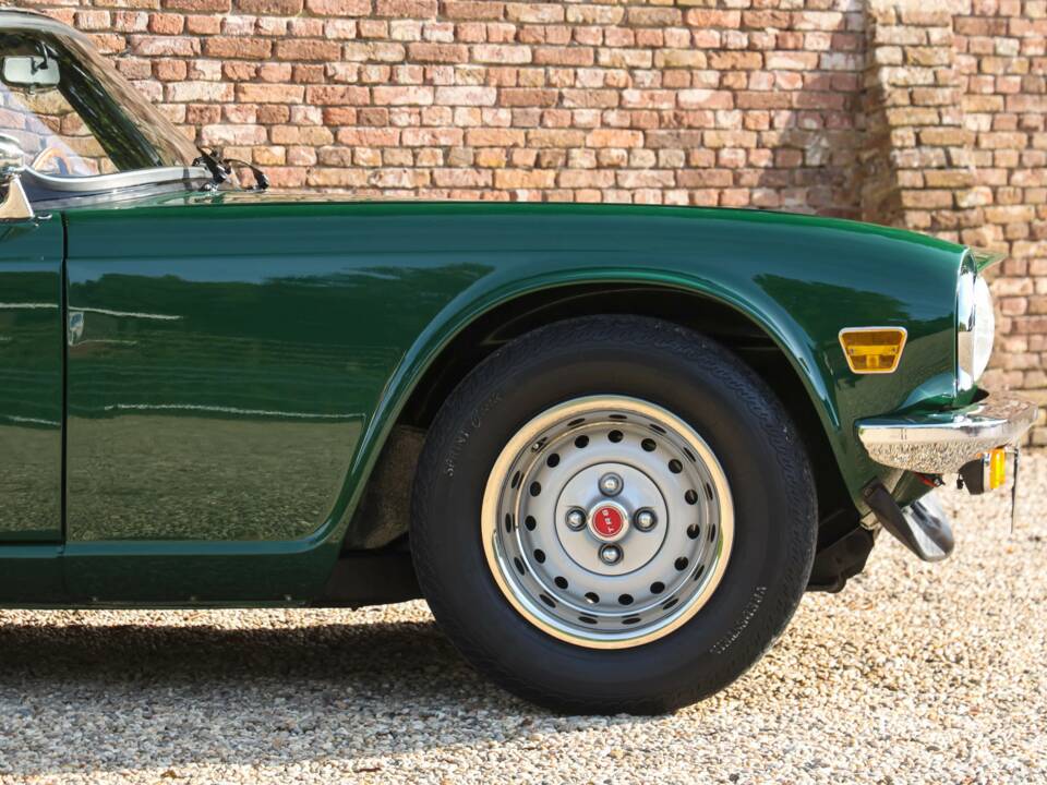 Immagine 33/50 di Triumph TR 6 (1976)