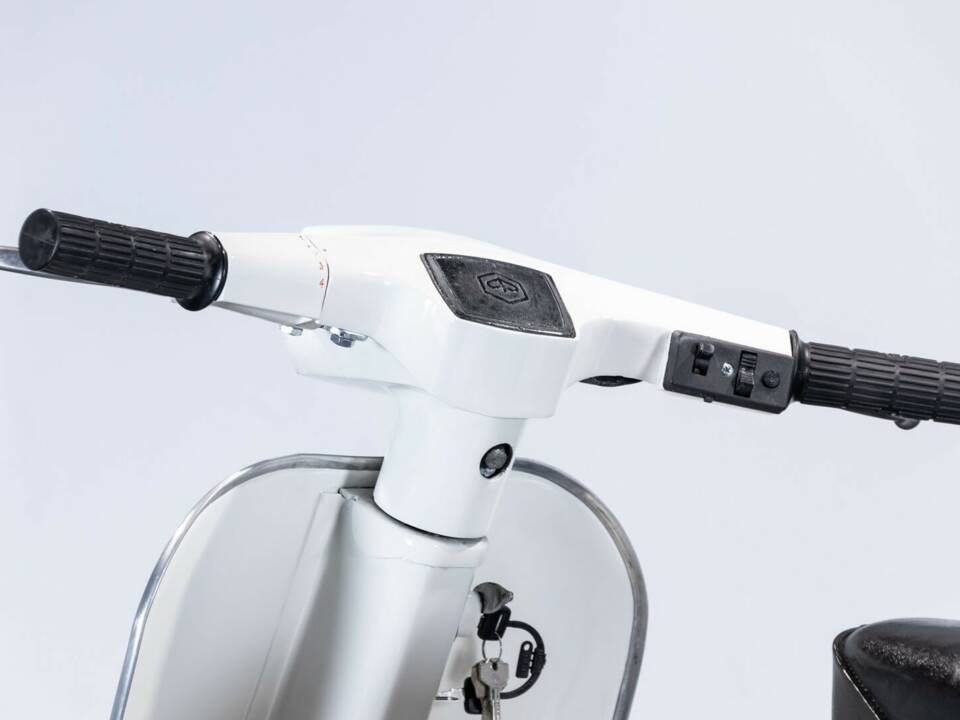 Image 22/50 of Piaggio DUMMY (1978)