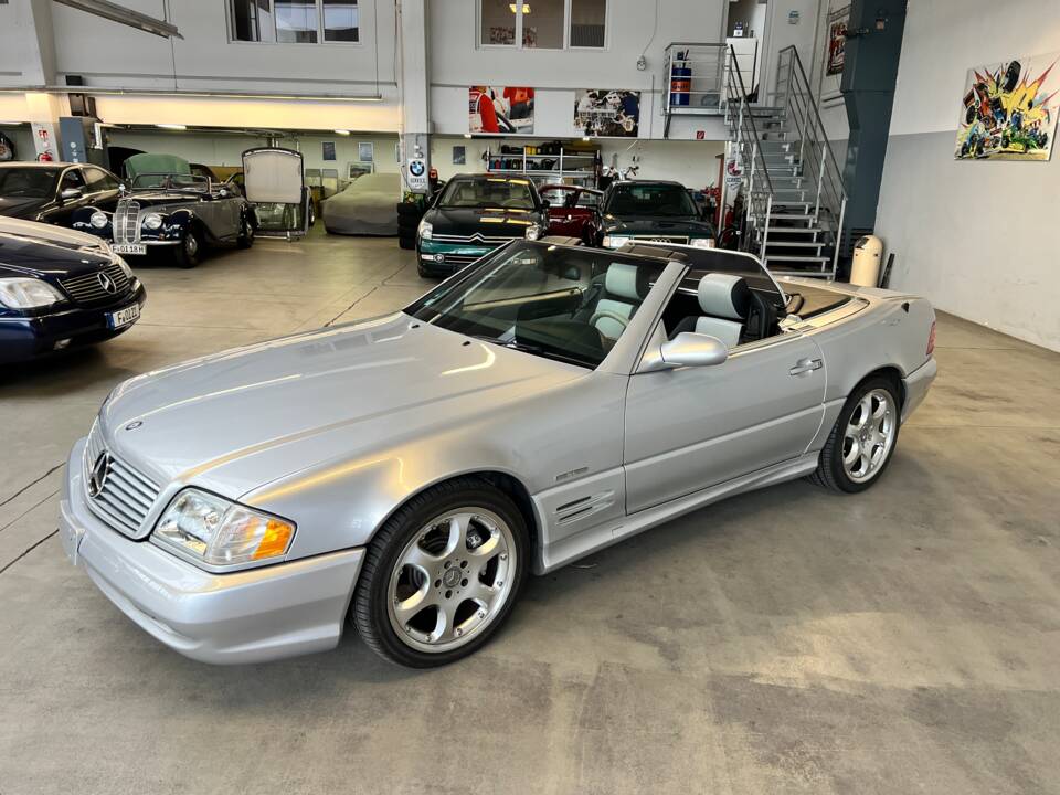 Image 64/82 of Mercedes-Benz SL 500 &quot;Silver Arrow&quot; (2001)