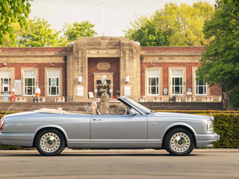 Immagine 24/38 di Rolls-Royce Corniche V (2001)