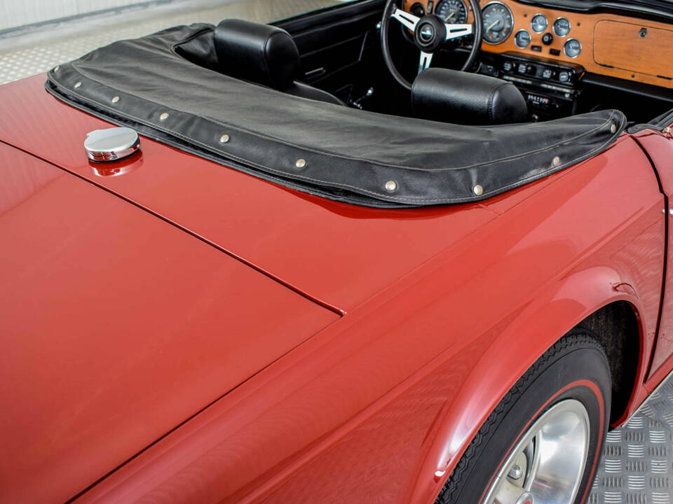 Image 41/50 de Triumph TR 6 (1974)