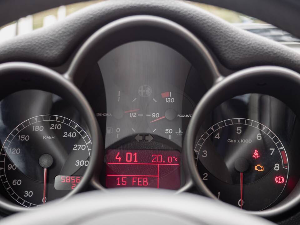 Image 38/60 of Alfa Romeo 147 3.2 GTA (2003)