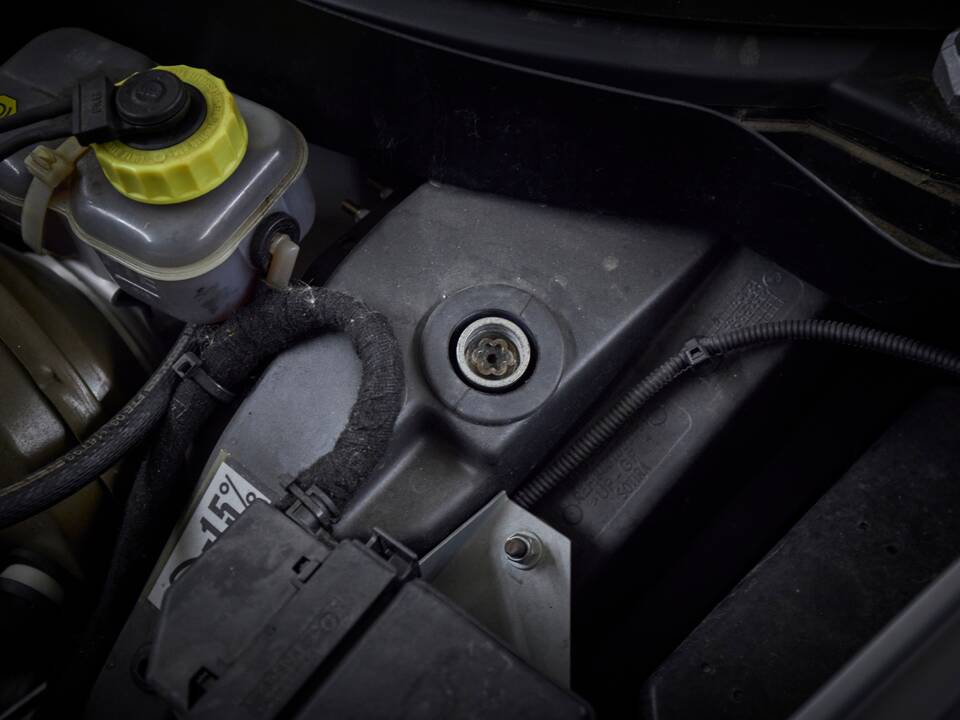 Image 35/81 of Opel Speedster 2.0 Turbo (2003)