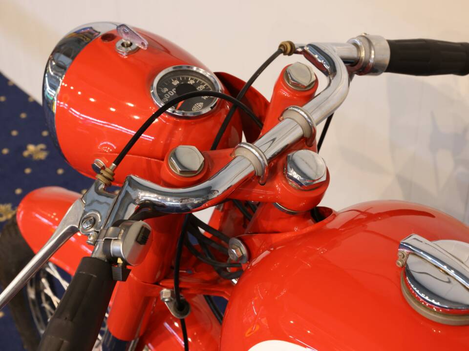 Image 23/26 of Gilera Giubileo 100 (1900)