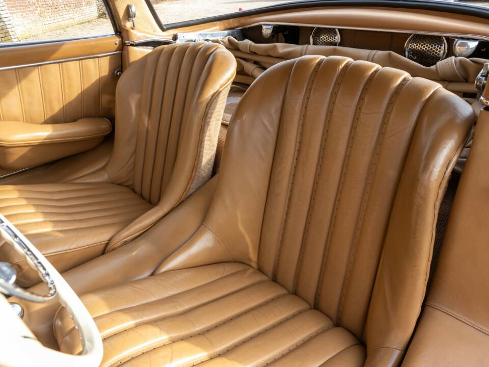 Image 31/50 of Mercedes-Benz 300 SL Roadster (1957)