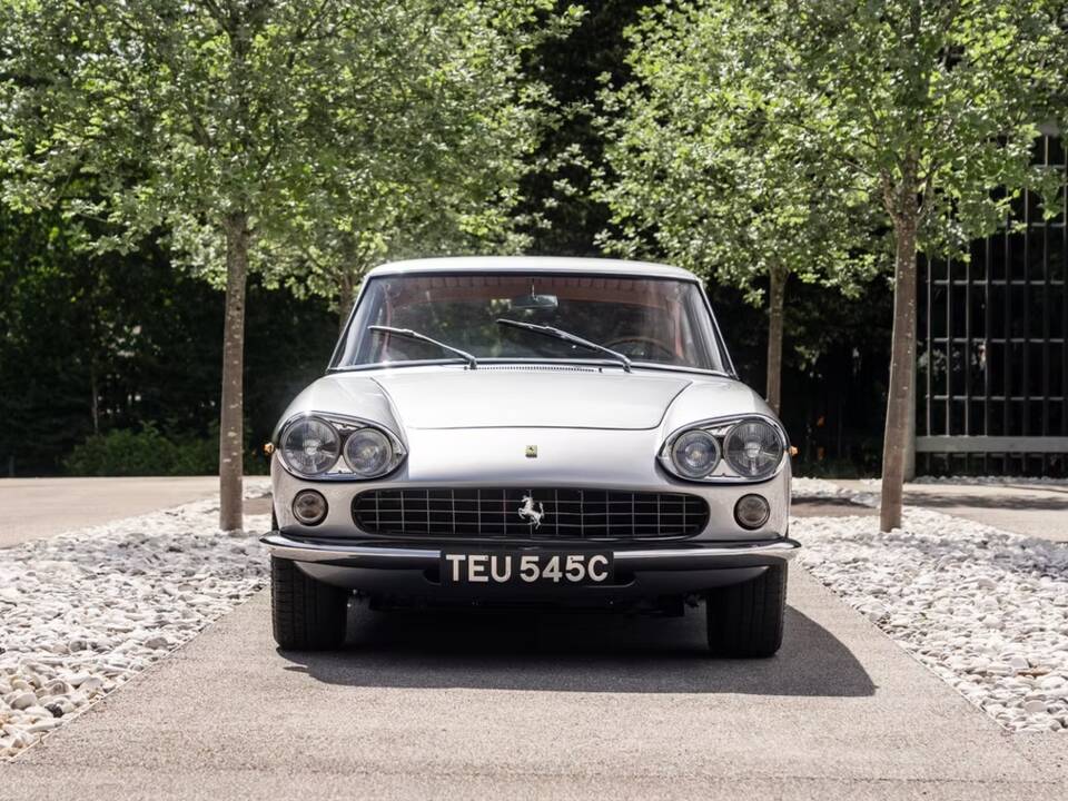 Afbeelding 3/15 van Ferrari 330 GT 2+2 (1965)