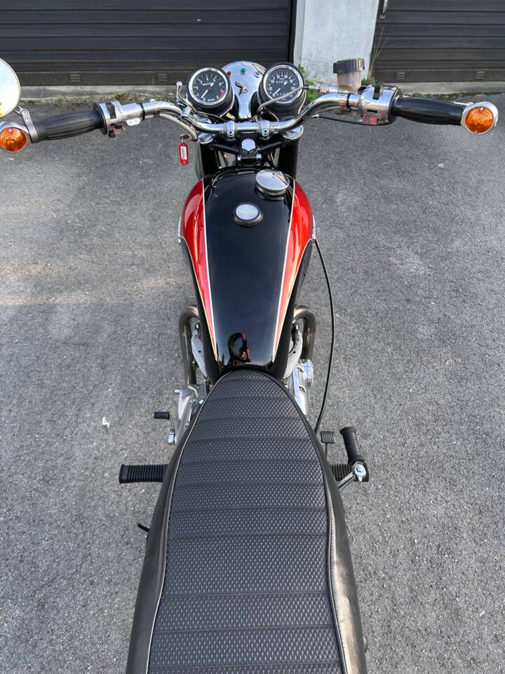 Bild 10/11 von Triumph T 140 V Bonneville (1978)