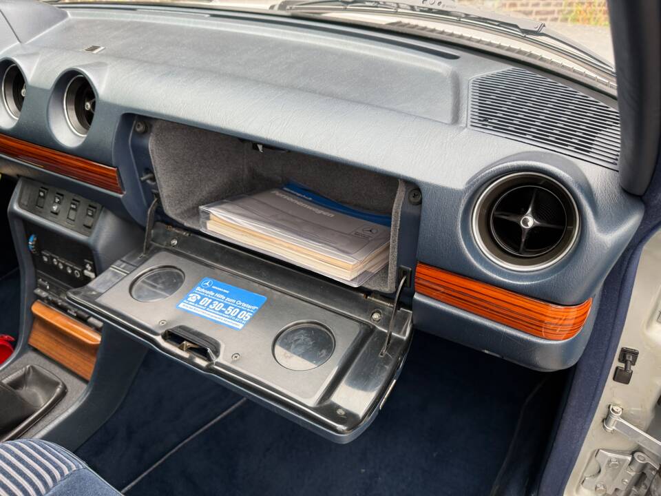 Bild 23/34 von Mercedes-Benz 250 lang (1983)