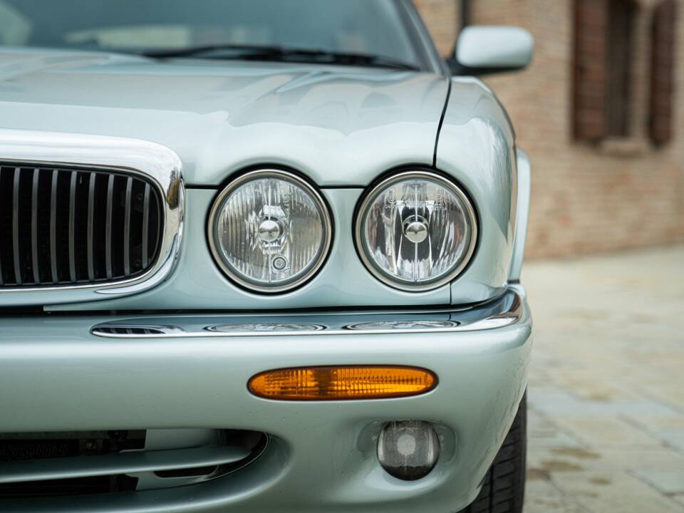 Immagine 25/50 di Jaguar XJ 8 Sovereign (1997)