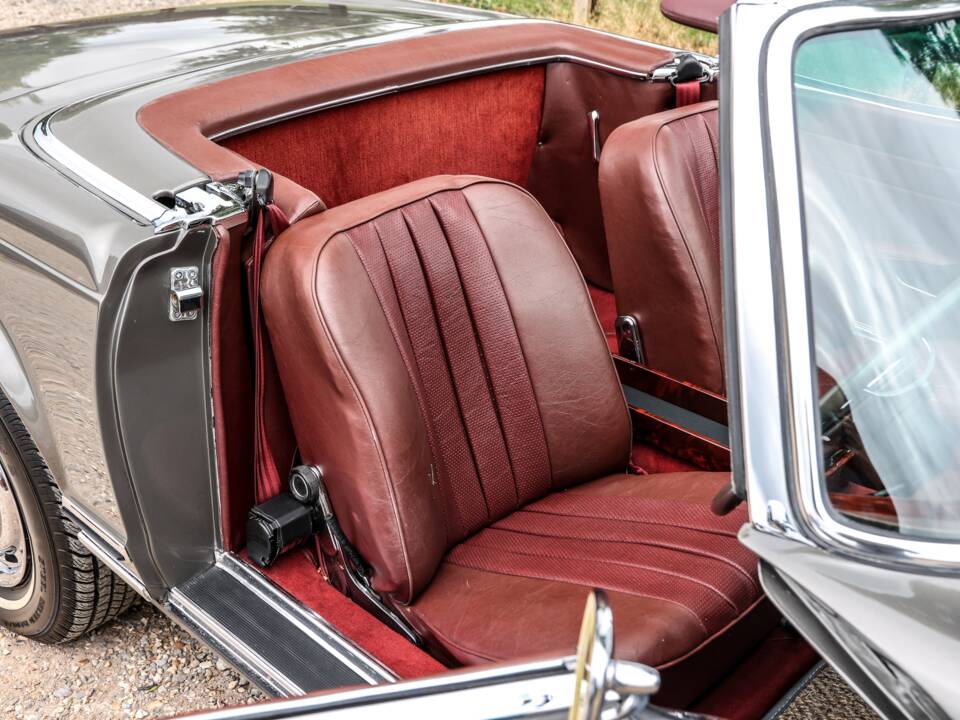 Afbeelding 22/27 van Mercedes-Benz 230 SL (1964)