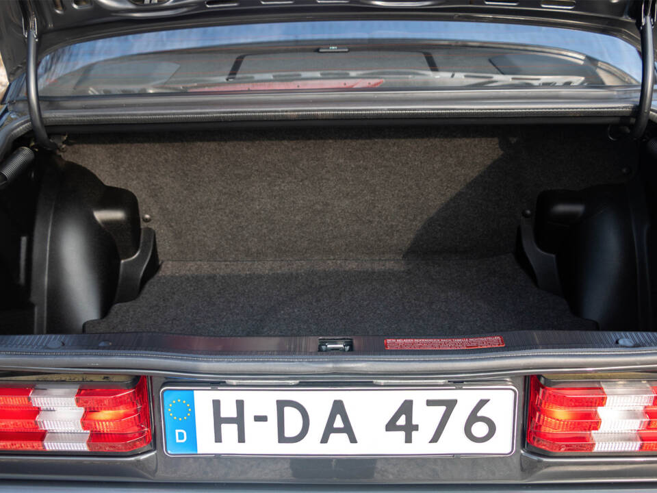 Bild 14/15 von Mercedes-Benz 190 E (1990)