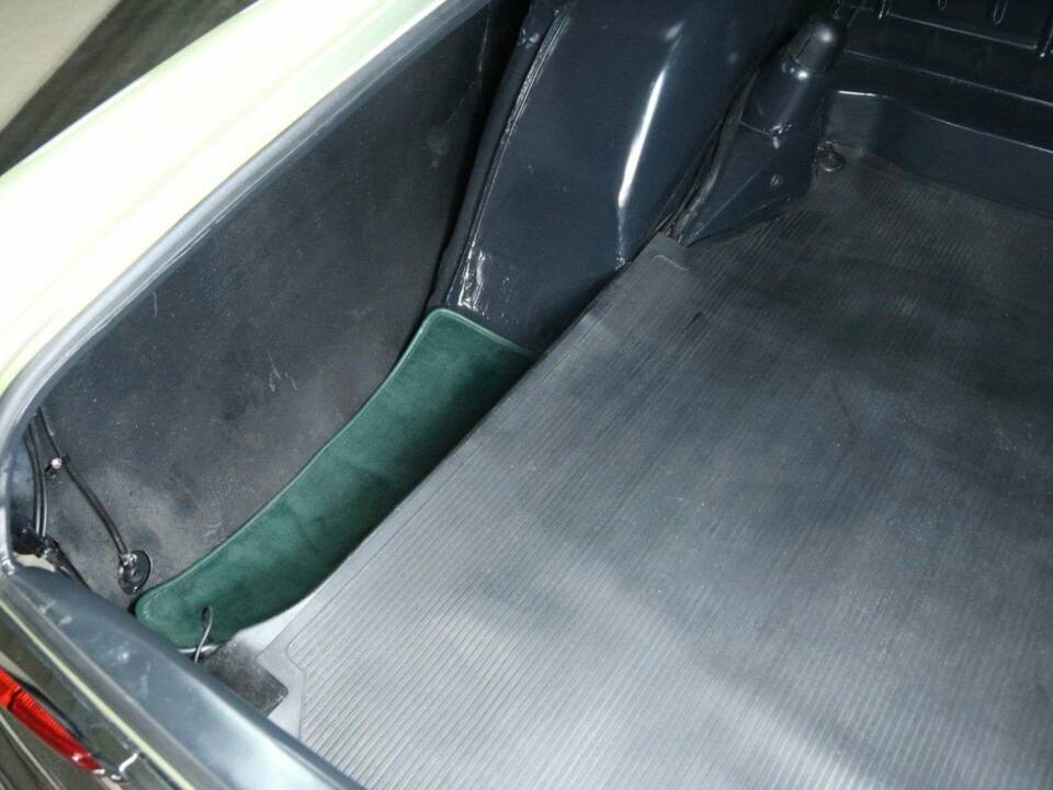 Image 36/49 of Mercedes-Benz 280 SE (1970)