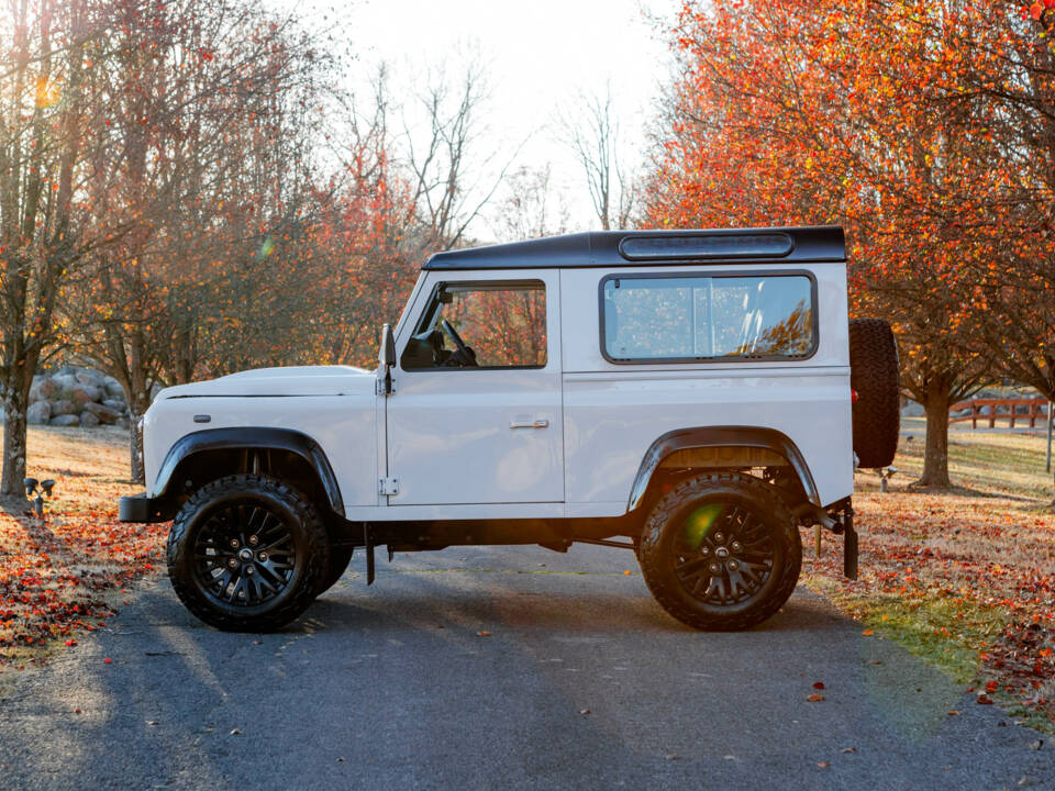 Image 32/49 of Land Rover Defender 90 (1994)