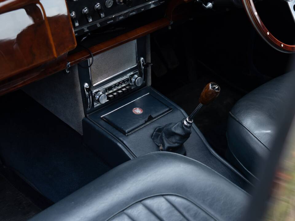 Bild 28/44 von Jaguar 340 (1968)