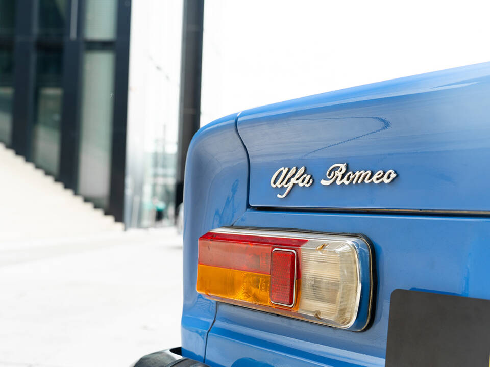 Bild 26/58 von Alfa Romeo Giulia Nuova Super 1600 (1977)