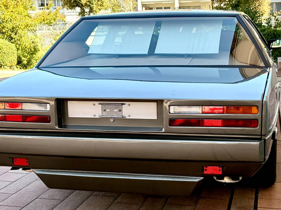 Image 5/18 of Aston Martin Lagonda (1982)