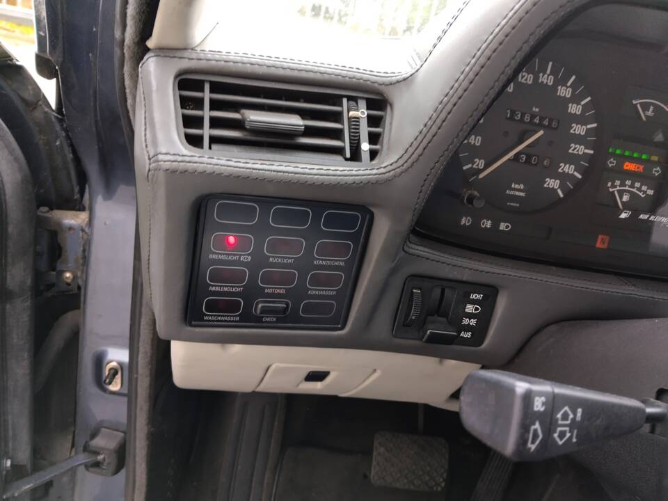 Bild 67/113 von BMW 735i (1986)