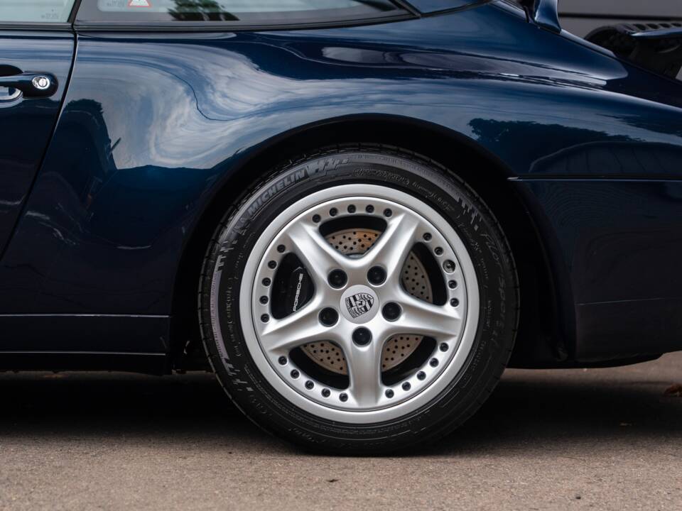 Image 11/68 of Porsche 911 Carrera (1997)