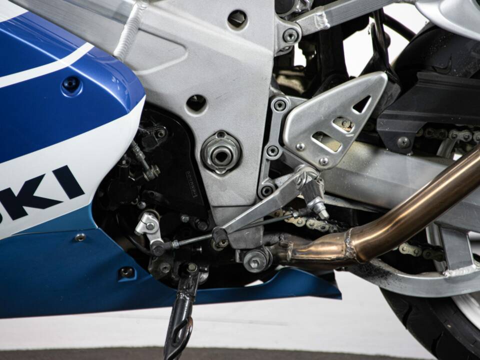 Bild 15/49 von Suzuki TL 1000R (1999)