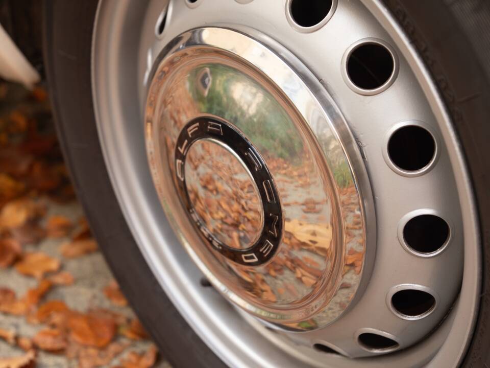 Image 12/50 de Alfa Romeo 1600 Spider Duetto (1967)