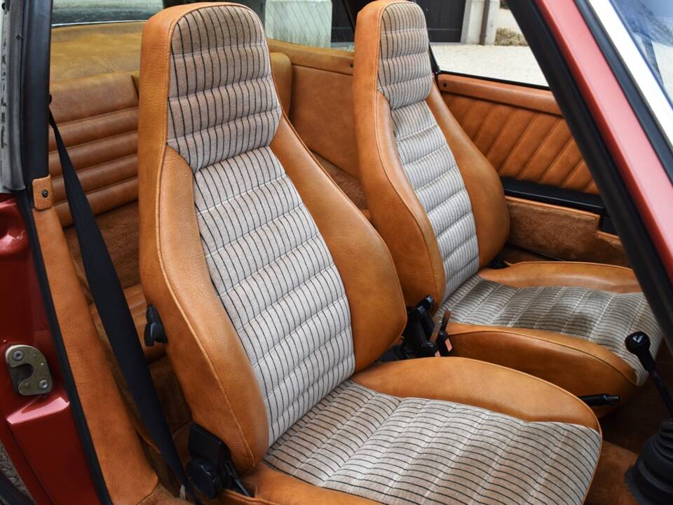 Immagine 34/42 di Porsche 911 2.7 (1977)