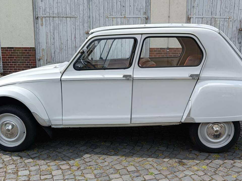 Image 2/20 of Citroën Dyane 6 (1968)
