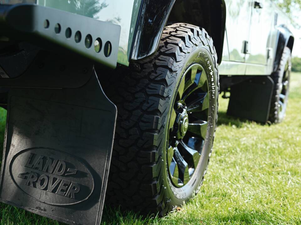 Bild 7/41 von Land Rover Defender 110 (2007)