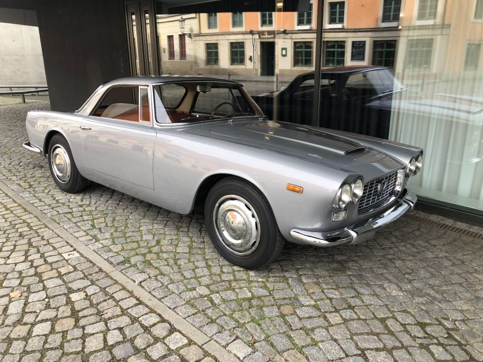 Image 5/30 of Lancia Flaminia GT Touring (1960)