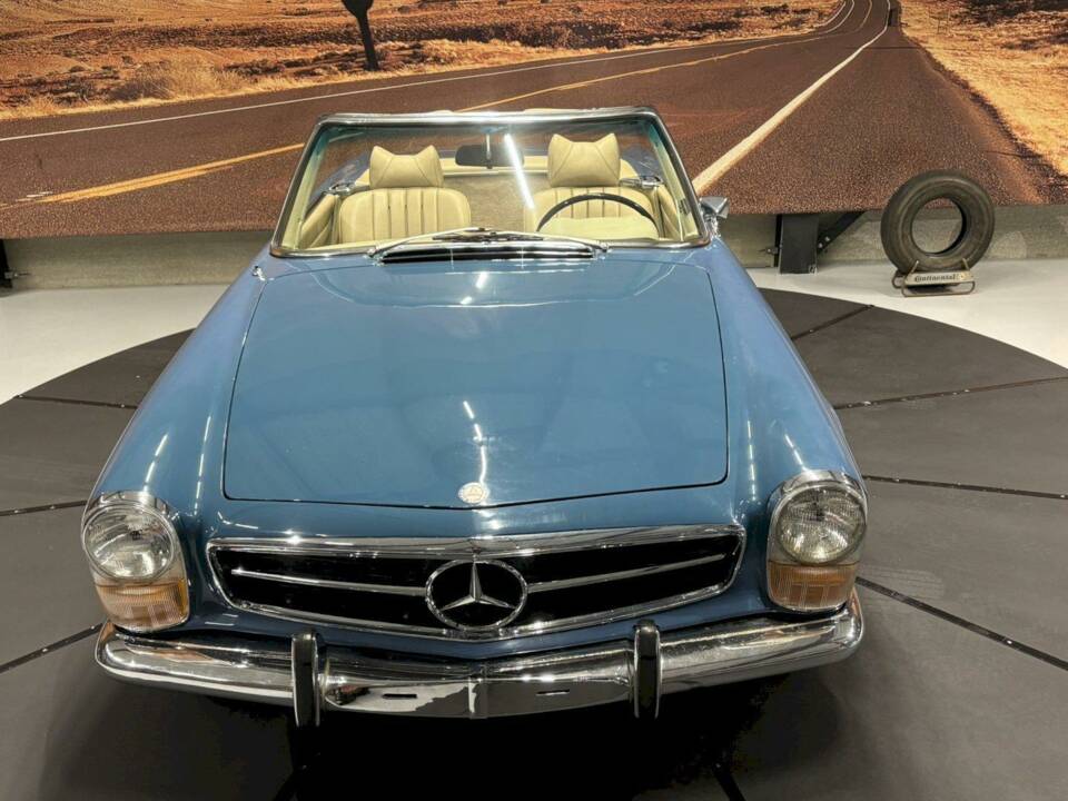 Image 6/36 de Mercedes-Benz 280 SL (1970)