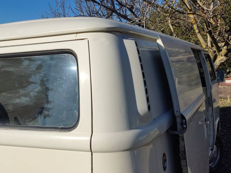 Imagen 43/50 de Volkswagen T2b panel van (1979)