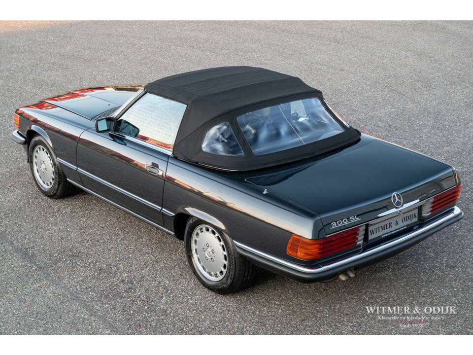 Image 9/32 de Mercedes-Benz 300 SL (1988)