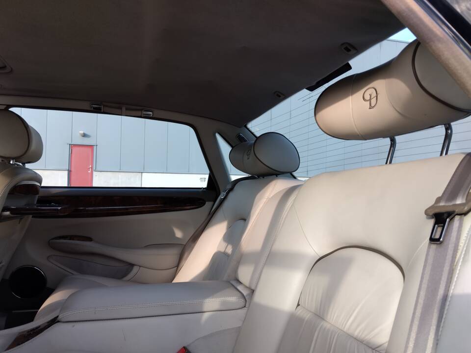 Image 14/71 of Daimler Super V8 (2000)