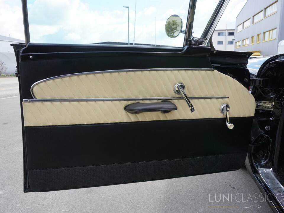 Image 41/77 of Ford Fairlane 500 Club Victoria (1958)