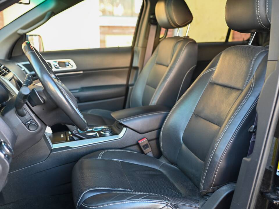 Immagine 13/18 di Ford Explorer 3.5 EcoBoost (2015)