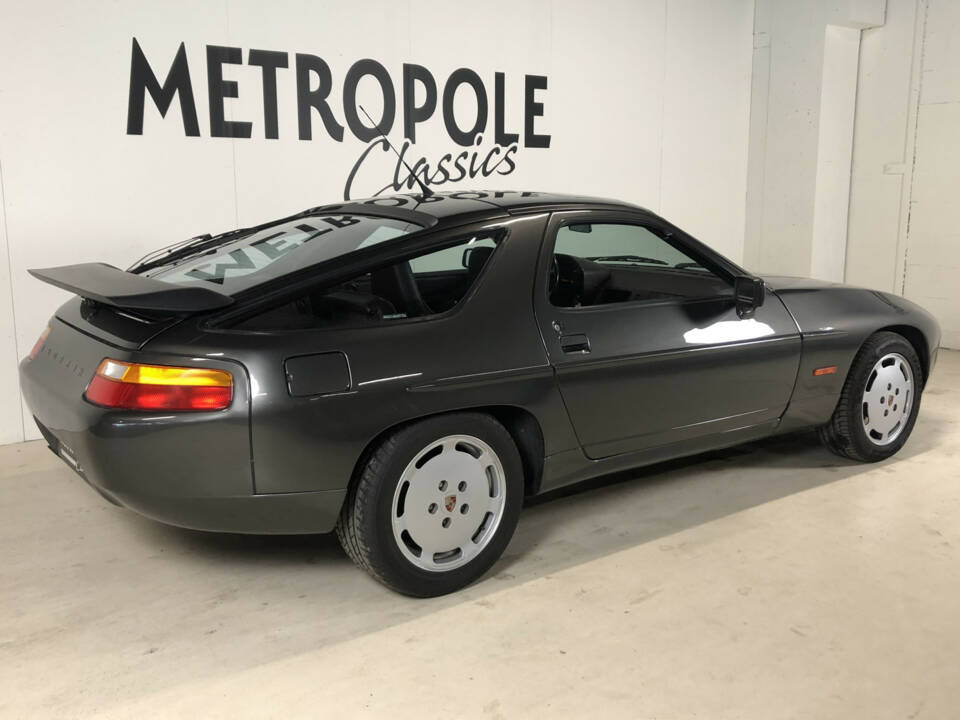 Immagine 4/23 di Porsche 928 S4 (1988)