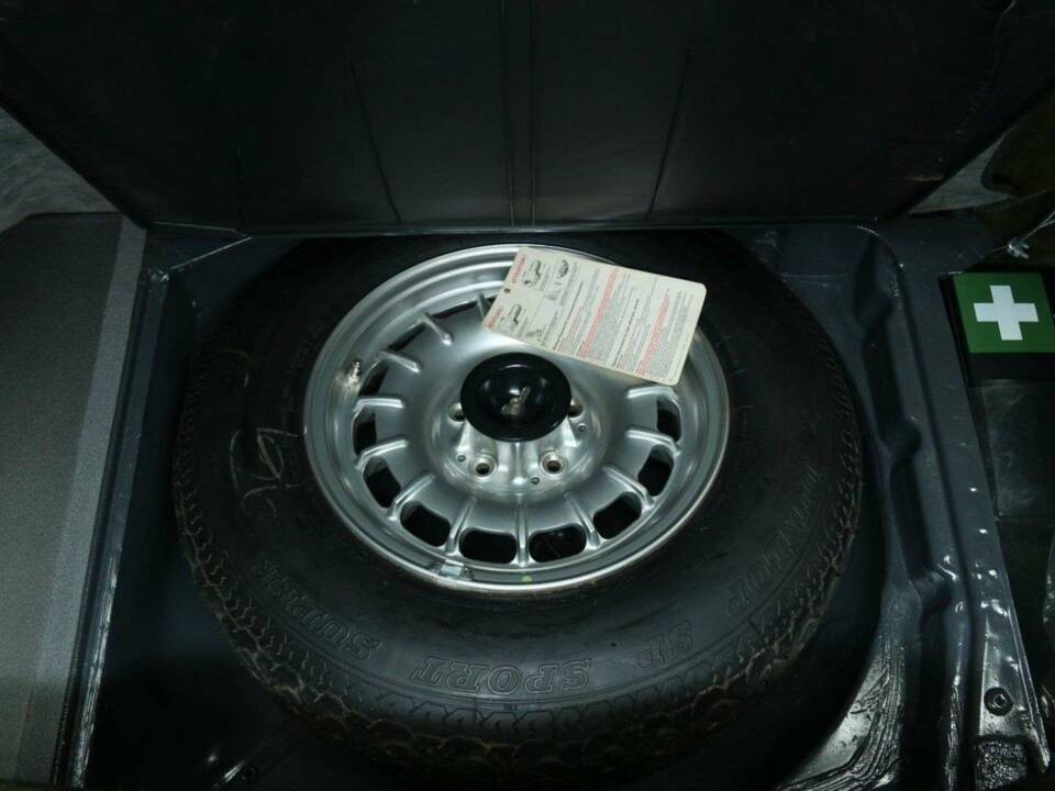 Imagen 37/50 de Mercedes-Benz 380 SL (1984)